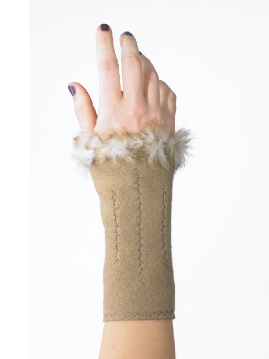 beige Walkstulpe mit Fellborte