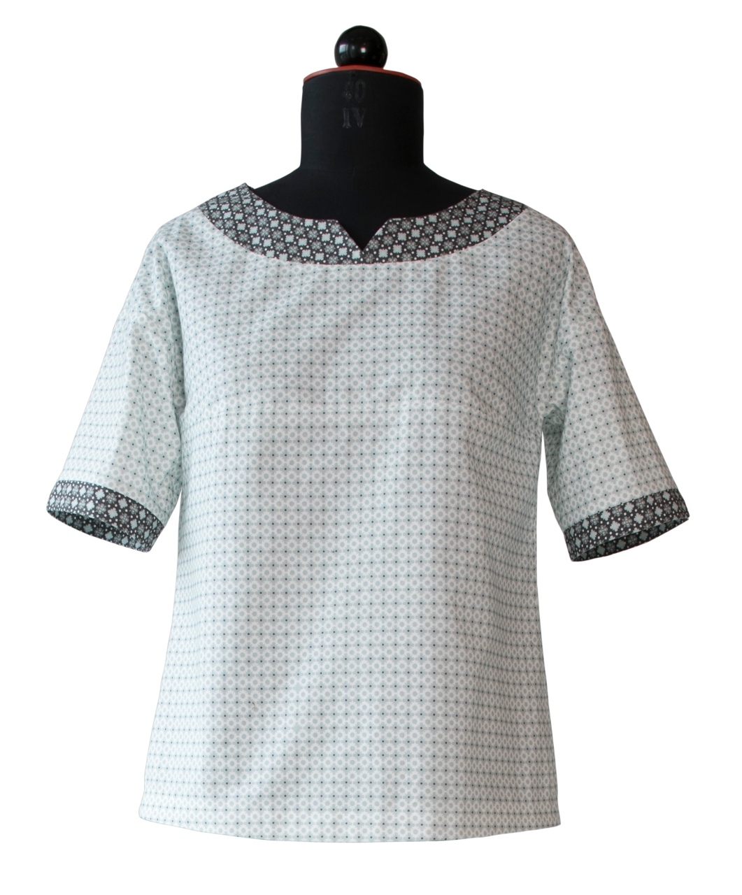 Bluse aus zwei verschiedene gemusterten Baumwollstoffen.