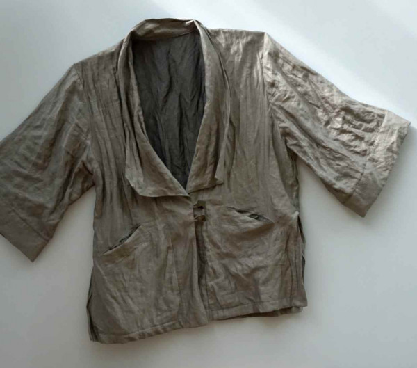 Kimonojacke aus gecrashtem Stoff mit Metallfaden